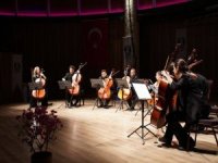 Bodrum’da 8 Viyolonsel Ve Klasik’ten Tango’ya Beğeni Topladı