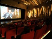 Sığınmacı Kadınlar Büyükşehir Belediyesi Sayesinde Sinema Keyfi Yaşadı