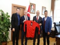 Kütahya’da Abdurrahman Arıcı’ya Bel Fıtığı Tedavisi