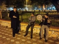 Depremde Panik Yaşayan Vatandaşlar Sokaklara Döküldü