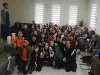 Alaşehirli Öğrencilerden Alzheimer Hastalarına Moral