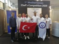 Türk Bayrağı, Yunanistan’ın Başkentinde Dalgalandı