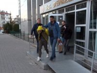 Annesinin Emekli Maaşını Çeken Kadını Sokakta Gasp Eden Zanlılar Tutuklandı