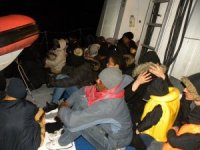 İzmir’de 98 Kaçak Göçmen Yakalandı