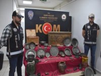 İzmir’de Piyasa Değeri 15 Milyon Lira Olan 506 Parça Tarihi Eser Ele Geçirildi