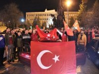 Uşak’ta Vatandaşlardan Kahraman Mehmetçik’e Destek