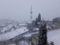 Selendi Hafta Sonuna Kar İle Uyandı