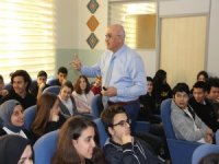 Rektör Ataç Liselilere Ders Verdi