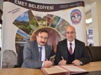 Emet’te İki Kurum Arasında ’Vasiyetname’ Protokolü İmzalandı