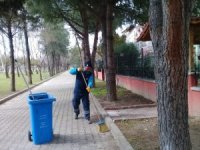 Temizlik İşçisi Bulduğu Cüzdanı Sahibine Teslim Etti