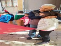 Öğrenciler ‘Vatan’ Derslerini Şehit Evinin Önünde İşledi