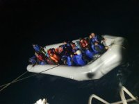 Yunanistan’ın Denizin Ortasında Bıraktığı 130 Göçmeni Sahil Güvenlik Kurtardı