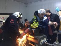 Söke’de Kolunu Makineye Kaptıran İşçiyi İtfaiye Kurtardı