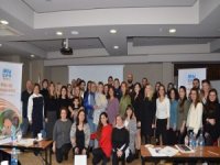 Çocuklarda Cep Telefonu Ve Tablet Kullanımı Omurga Problemine Yol Açıyor