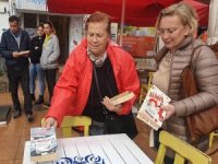 Chp Çeşme Kadın Kollarından "Dolaşan Kitap" Kampanyası