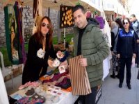 Kuşadası’nda Kadınların Göz Nuru Emekleri Standları Süsledi