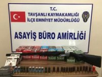 Tavşanlı’da Polis 8 Ayrı Adreste Kaçak Silah Ele Geçirdi