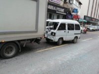 Telefonunu Düşürünce Kaza Yaptı