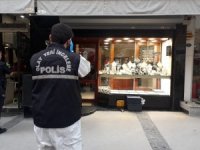 İzmir’de Maskeli Kuyumcu Soygunu