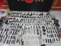 Uşak’ta Silah Kaçakçılığı Şebekesi Operasyonla Çökertildi