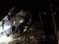 Denizli’de Otomobil Şarampole Devrildi: 1 Ölü, 2 Yaralı