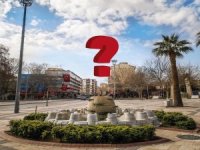 Türkiye’nin En Büyük Cam Horoz Heykelini Montaj İle Kümesine Gönderdiler