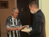 Pamukkale Belediyesi 65 Yaş Ve Üstü Vatandaşların Evlerine Kitap Servisine Başladı