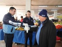 Bayraklı’da Zabıta, Pazarcılara Eldiven Ve Broşür Dağıttı