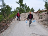 Şifalı Suyun Yolu Korona Virüs Nedeniyle Kapatıldı Ama Aldırış Etmediler
