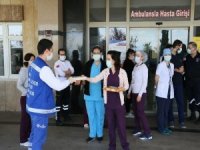 Büyükşehirden Korona Virüsle Mücadele Edenlere Baklava İkramı