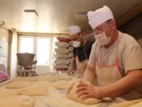 Manisa’da Fırınlarda ’Sokağa Çıkma Yasağı’ Mesaisi