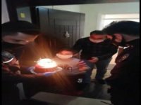 İzmir’de Polis, Küçük Çocuğa Doğum Günü Sürprizi Yaptı