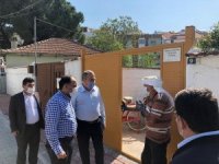 Kapı Kapı Gezip Maske Ve Yardım Kolisi Dağıttılar