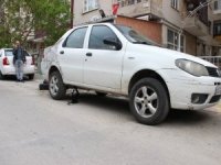 Manisa’da Park Halindeki 12 Aracın Lastiğini Kestiler