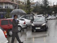 Şuhut’ta Sağanak Yağış Etkili Oldu