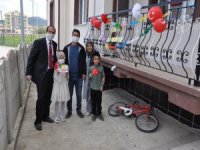 Abdullah Öğretmen Öğrencilerini Unutmadı