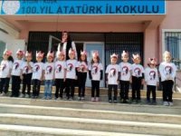 Minik Zeynep’in Yüzünü Polis Ağabeyleri Güldürdü