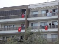 Kuşadası’nda Dj’den Mini Konser