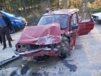 Uşak’ta İki Otomobil Kafa Kafaya Çarpıştı: 1 Yaralı