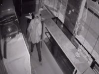 İş Yerinden Televizyon Çalan Hırsız Güvenlik Kamerasına Yakalandı