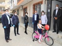 Çocuklar Ödüllerini Başkan Akın’dan Aldı