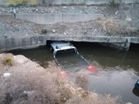Söke’de Kontrolden Çıkan Pikap Sulama Kanalına Düştü