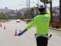 Kısıtlamanın İlk Gününde İzmir Polisi Göz Açtırmadı