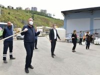 Fırça Saplarıyla Sosyal Mesafeli 1 Mayıs Halayı