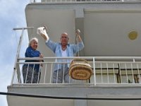 Mahallelerde Ekmek Ve Pide Satışı Yapılıyor