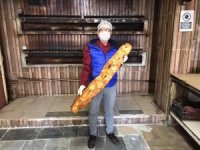 1 Metre 25 Santimetre Uzunluğunda Ve Bir Kilogram Ağırlığındaki Pide 5 Tl