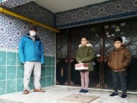 Öğretmenlerden Başarılı Öğrenciye Doğum Günü Sürprizi