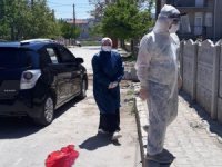 Covid-19 Tedavisi Gören Sağlık Çalışanı Annesini Kurbanlar Keserek Karşıladı