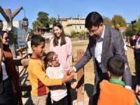 Başkan Özcan; “Sevgi Bütün Engelleri Aşar”