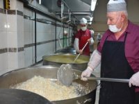 Şehzadeler’de Her Gün 700 Aileye Sıcak Yemek